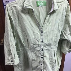 Women’s plus size shirt 26/28